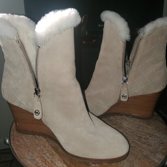 Micheal Kors suede Wedge Ankle Boots - Picture 2 of 6